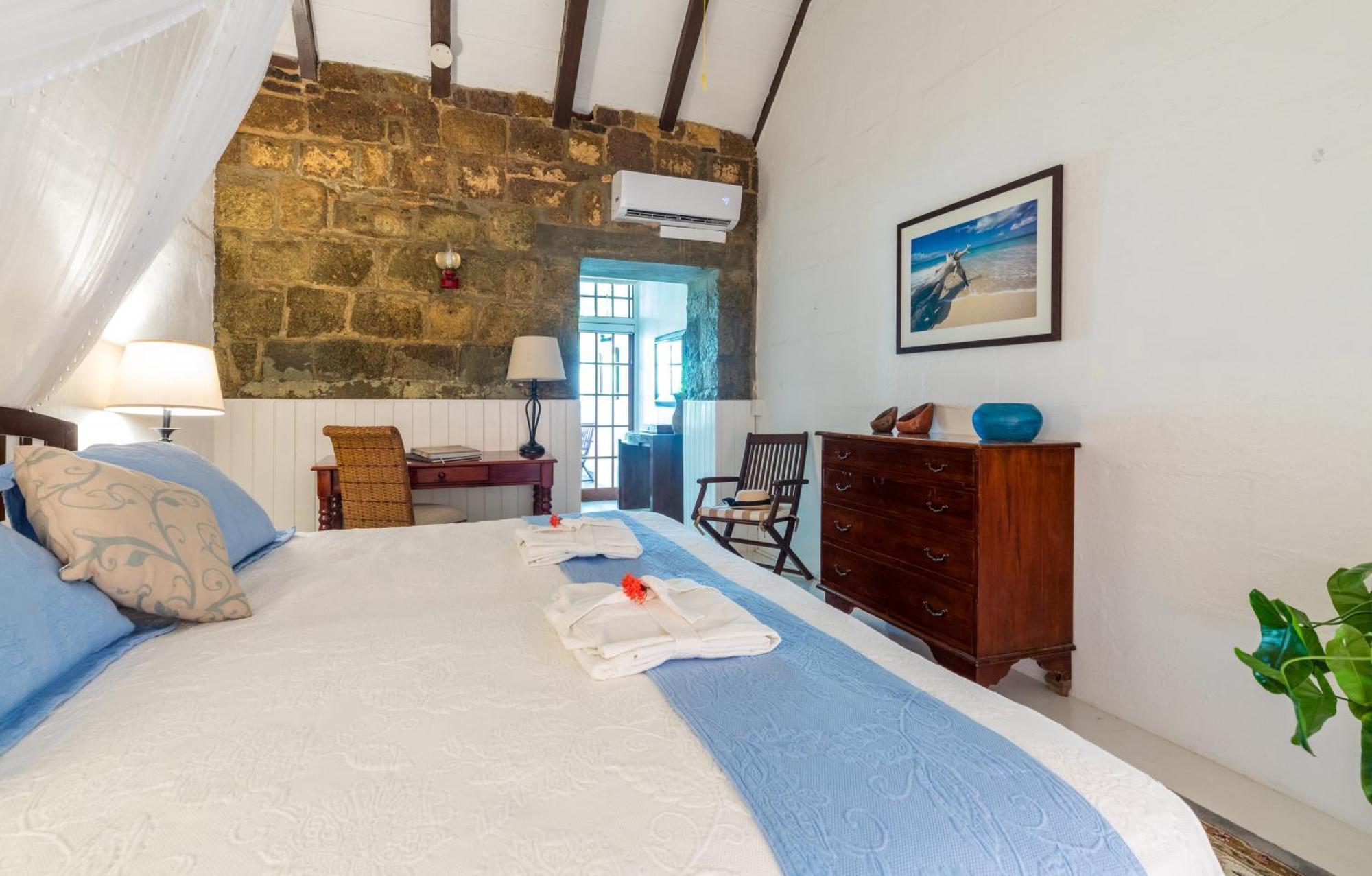 Admiral'S Inn And Gunpowder Suites English Harbour Bagian luar foto